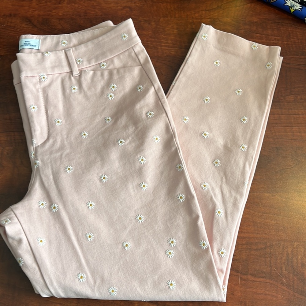 Old Navy Pixie High Rise Slacks - Picture 5 of 5